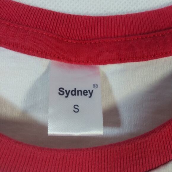 Sydney White Red Sonrie Cada Ria Short Sleeve Crew Neck Size Small - Picture 7 of 8